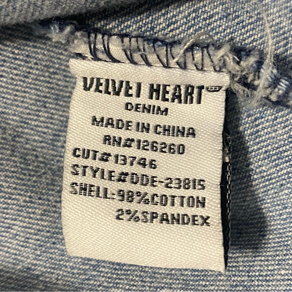 Velvet Heart Light Wash Denim Short Sleeve Button Down Shirt - Size Large - Picture 5 of 9